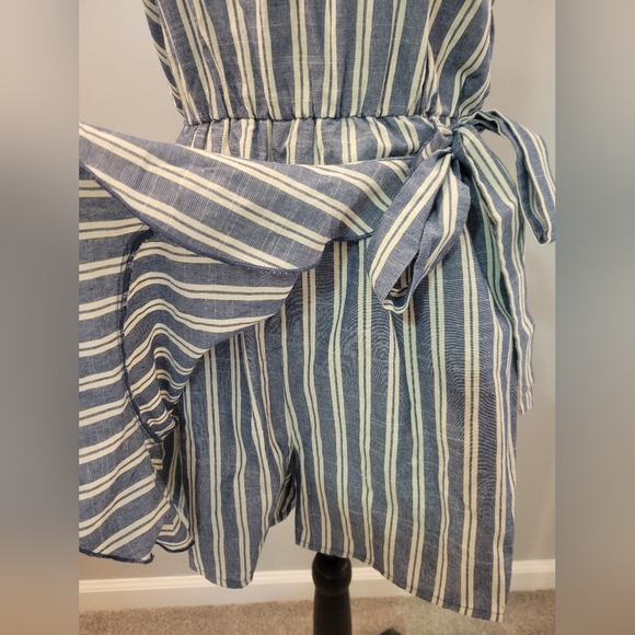 Striped Ruffle Halter Romper - Picture 3 of 4